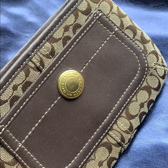 Coach Wristlet ✨ - Picture 2 of 5